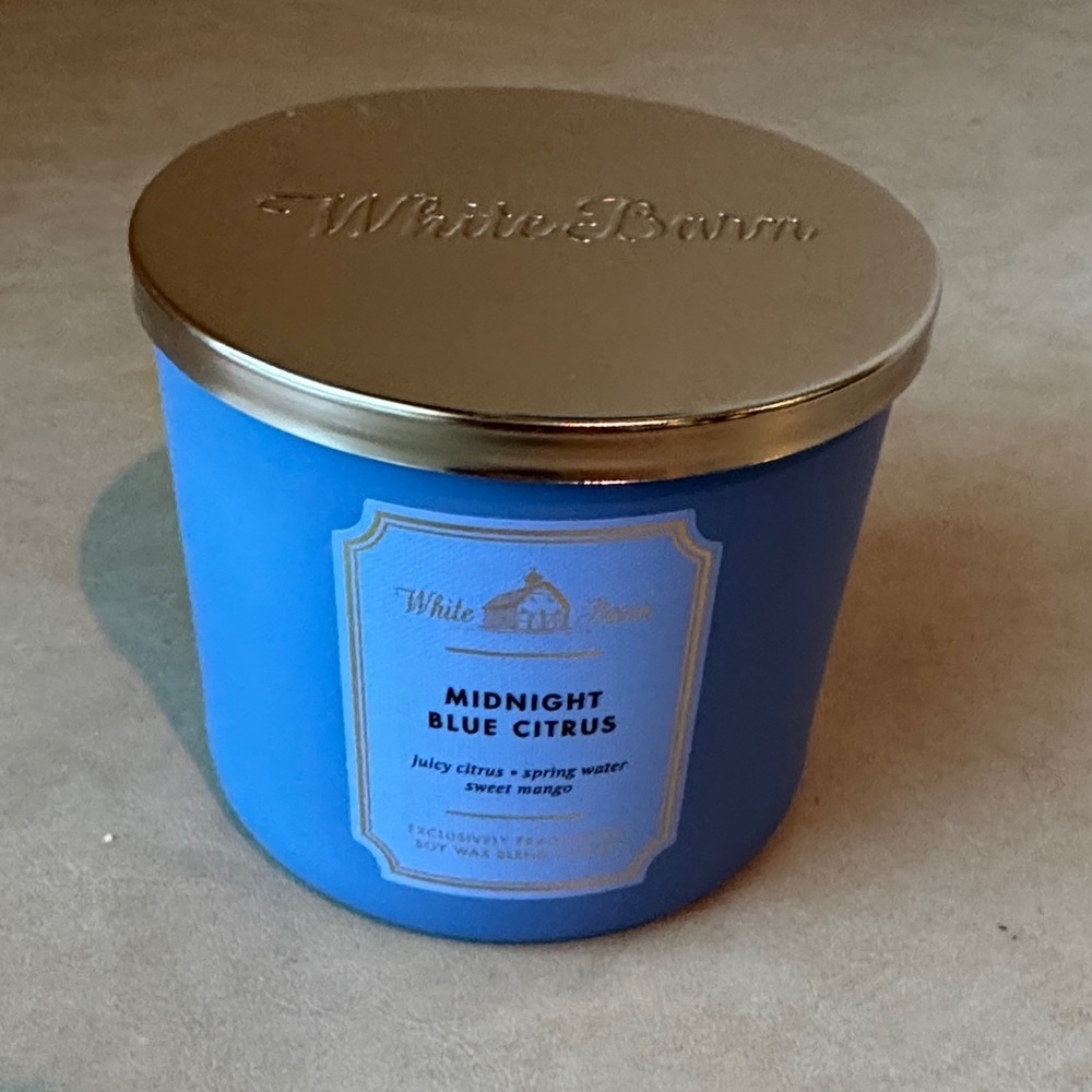 White Barn Midnight Blue Citrus Candle in Blue Jar